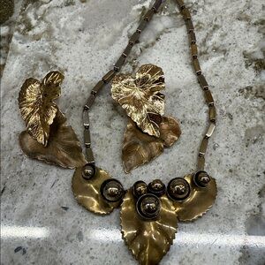 Vintage artisan floral choker/earrings